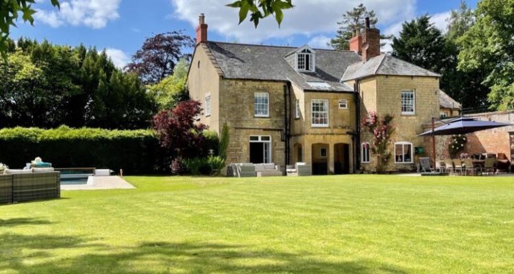 4E3D17F1-7EF6-4FD0-9951-430052253F52-780x780