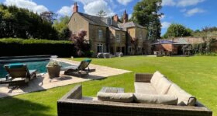 AA8A3D8F-9855-4EDF-9852-9F6B78D98D52-copy-280x280