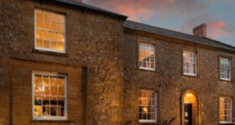 Georgian-House-at-Dusk-280x280