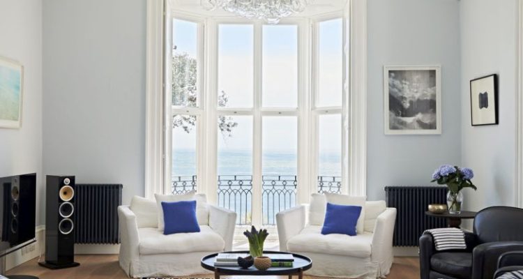 Moult-20098b_1-780x780