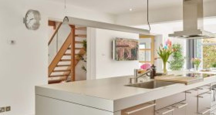 The-Chase82167-280x280